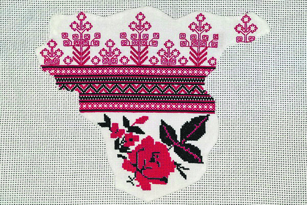 Воронежская мастерица создала карту области, которая станет частью «Вышитой карты России»